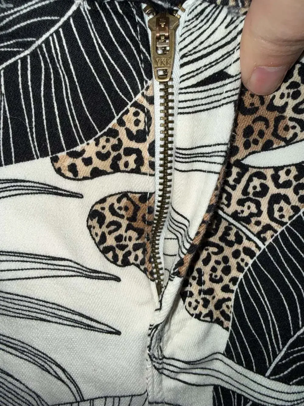 Chico's So Slimming Girlfriend Crop Pants Size 10R